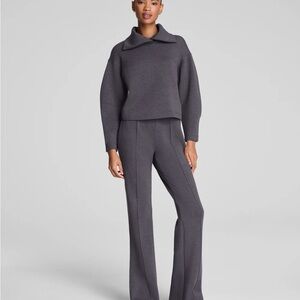 SPANX AirEssentials® Brushed
Flare Pant | Heather Storm | Size L
